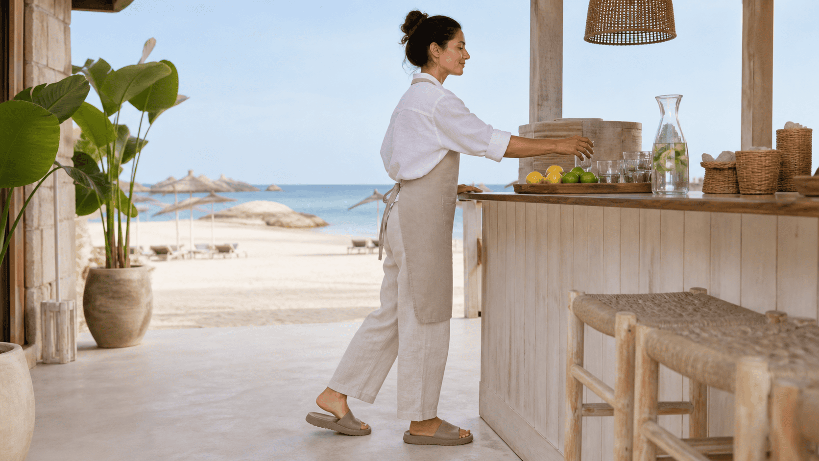 Selecting Relaxed Fit House Slides for Home Comfort