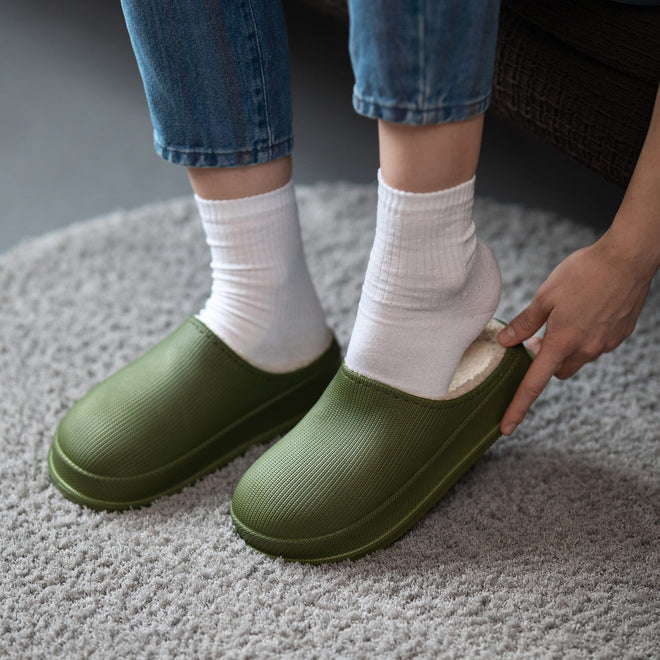Cloud Slides - Cozy Fur Green